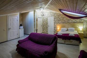 Двухкомнатные аппртаменты с кухонным блоком в Гостевом доме Galla Hotel